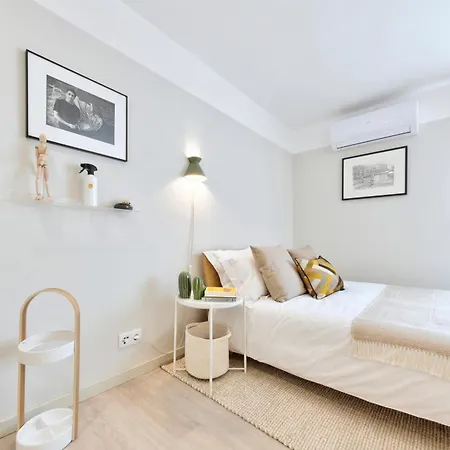 Art Apartment *