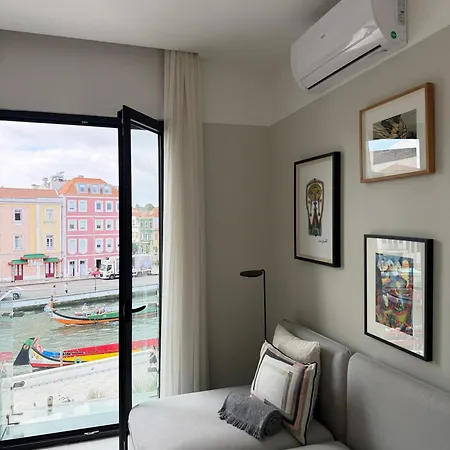Art Apartment *