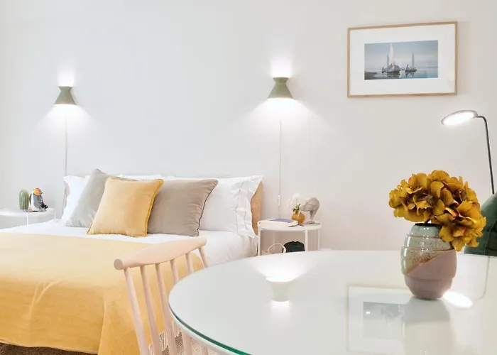 شقة Art أفيرو